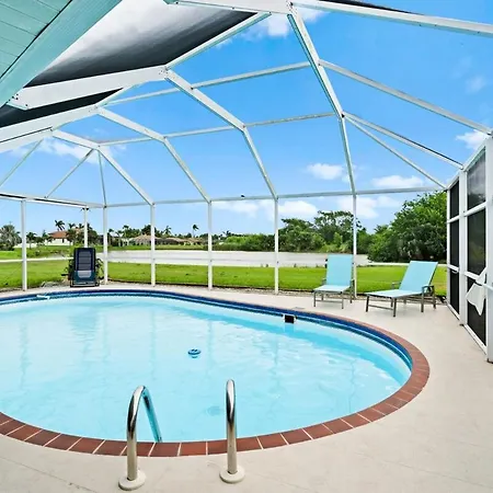 Palm Tree Retreat In Cape Coral! Vila
